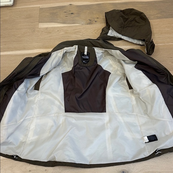 The North Face Olive Green and Cream Jacket - Picture 3 of 8
